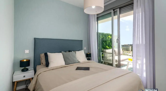 Newly Built 3-BDRM Luxury Apt w/ Stunning Sea Views