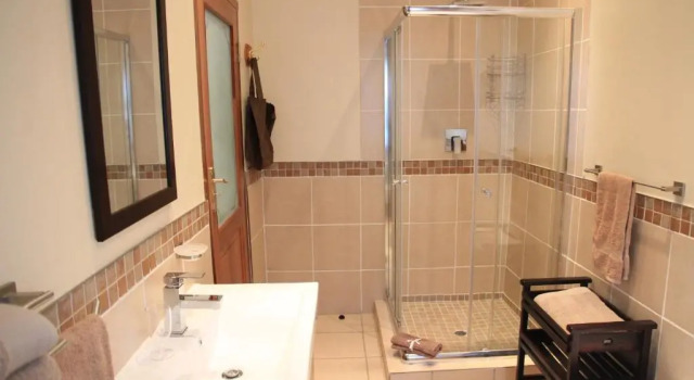 Номер Deluxe 125 on Van Buuren Road Guest House