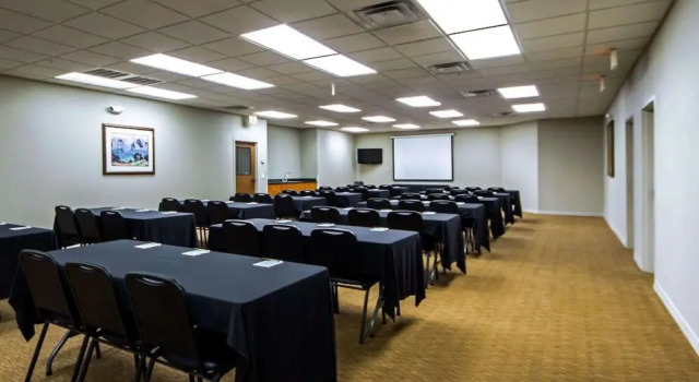 Sleep Inn & Suites, Book Hotel Hoteller i Edmond med parkering, Parkering