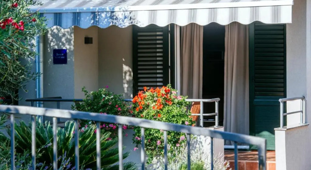 Апартаменты Deluxe c 1 комнатой с балконом Villa Mirakul
