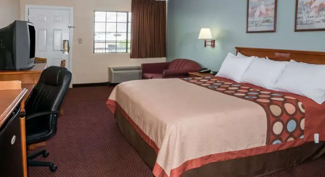 Super 8 by Wyndham Sealy, Buchen Sie Hotel Sealy Texas