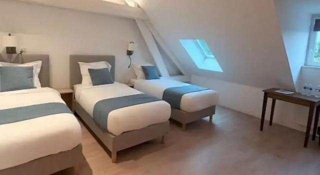 Трёхместный номер Standard с видом на сад Maison Des Augustines
