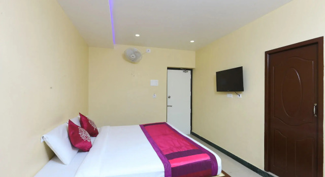 Hotel B Coral, Забронировать Отель Отели штата Тамилнада с парковкой, Парковка
