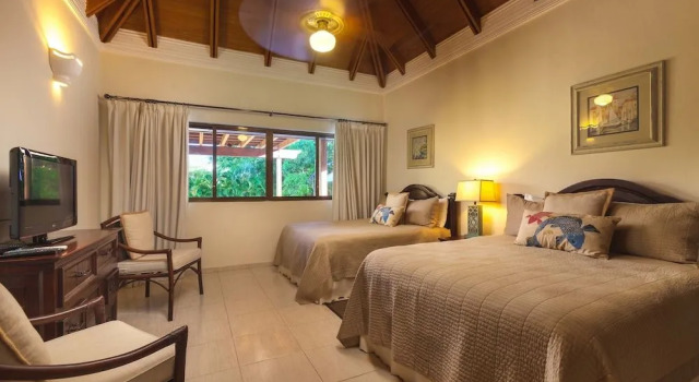 Villa Almendros by Casa de Campo Resort & Villas, Забронировать Курортный отель Отели Каса де Кампо с парковкой, Парковка