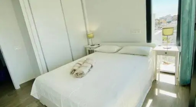 Royal Palm 22 Luxurious 3 Bedroom Penthouse, Забронировать Отель Нерха Axarquía, рядом с Пляж Бурриана