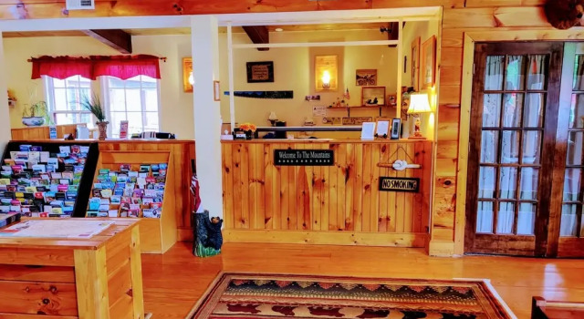 Smoky Falls Lodge