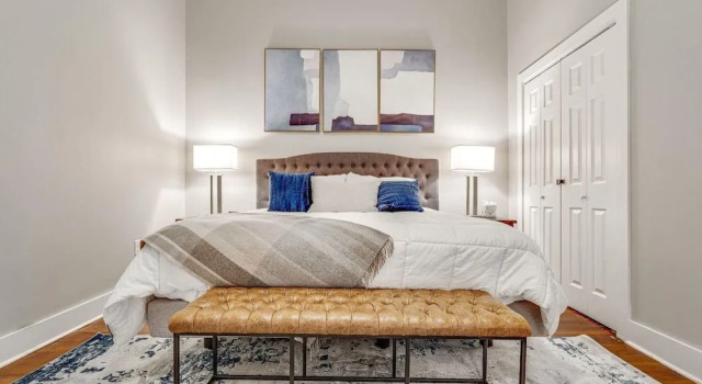 Luxurious Lower Garden District Condo w/ Balcony!, Забронировать Отель Новый Орлеан Луизиана, рядом с Lafayette No. 1