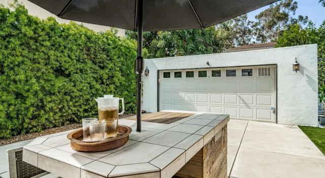 Коттедж Spacious 5 BR Near Heart of South Park