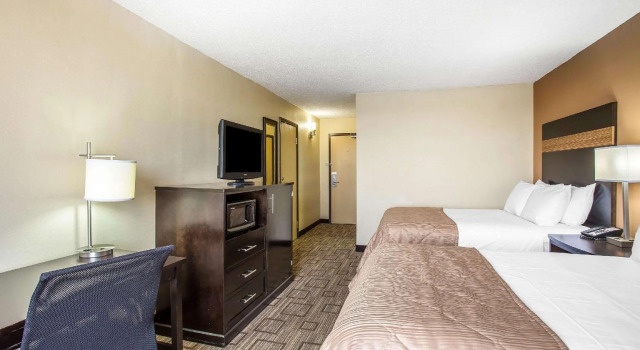 Четырёхместный номер Standard Clarion Hotel Fort Mill Near Amusement Park