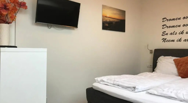 Hendrikhof studio nr. 4 ‘het Spant’, Book Hotel Westkapelle 