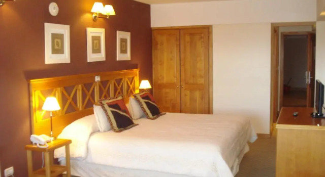 Полулюкс Altos Ushuaia Hotel & Resto