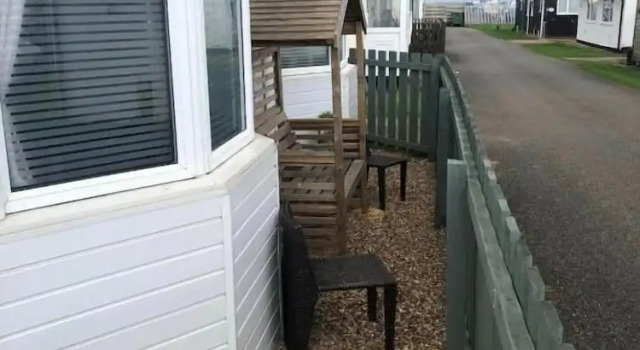 Коттедж с 2 комнатами с видом на сад Sea Breeze Holiday Chalet