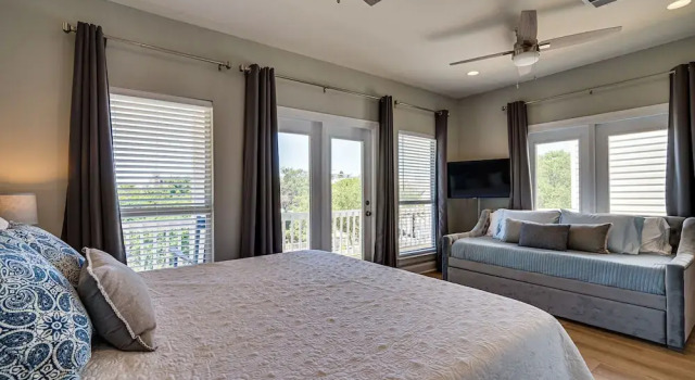 Magnolia Charms by Avantstay 2 Mins TO Beach Pet Friendly, BBQ & Balcony Views!, Varaa Lomakoti Destin Emerald Coast