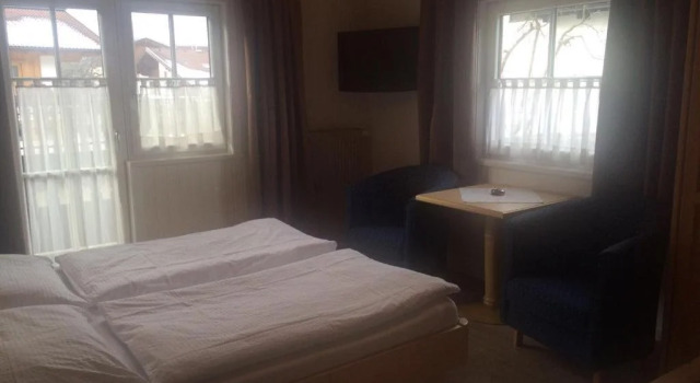 Pension Kuntschner, Rezerwuj Hotel Hotele w Salzburg z parkingiem, Parking