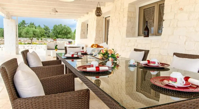 WHITE STONE HOUSE 6&1, Emma Villas, Buchen Sie Hotel Ceglie Messapica Itria-Tal