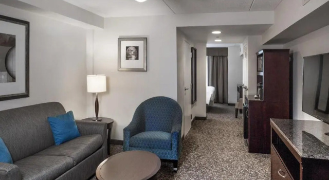 Полулюкс Hilton Garden Inn Hampton Coliseum Central