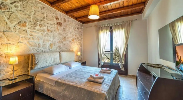 Agrikia Villa - Varvarigos Houses One Bedroom Apartment 1-3 Guests, Забронировать Апартаменты/квартира Отели периферии Ионических островов с бассейном, Бассейн