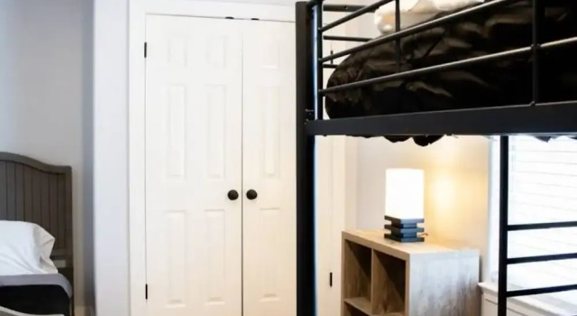 Austin Staycation Spot by The Key Rentals, Забронировать Дом для отпуска Остин Greater Austin, рядом с Саут-Конгресс Авеню