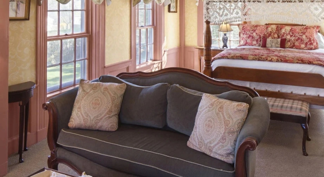 Номер Deluxe Captains House Inn