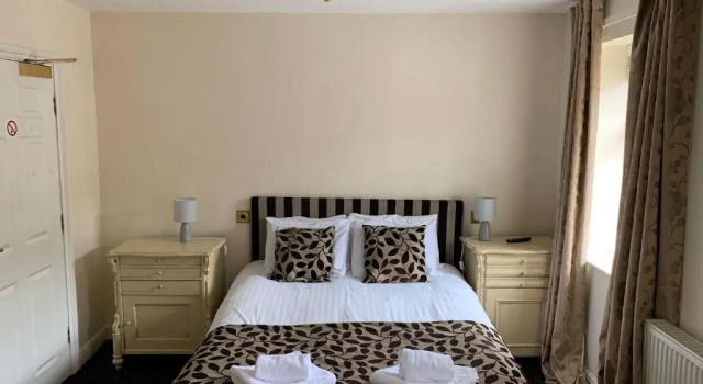 The Silk House, Book Hotel Hoteller i Leek med parkering, Parkering