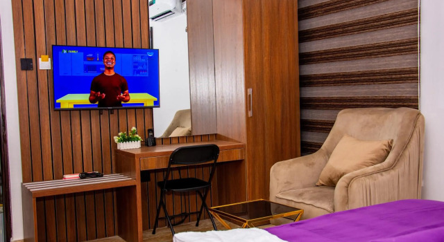NIFEWAT APARTMENT,Cardiff suite 2bedroom apartment with gym ,Netflix and WiFi