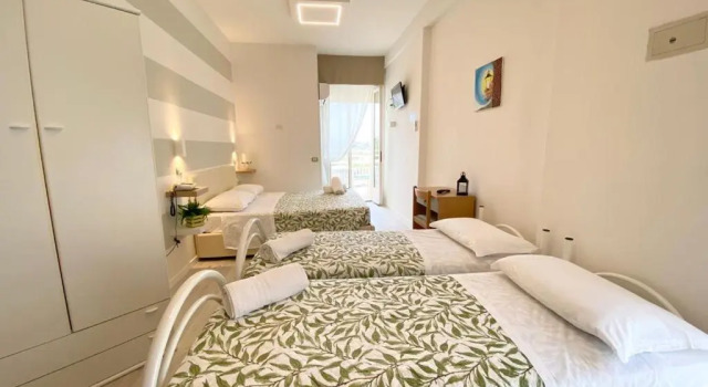 Hotel Leon Doro, Забронировать Отель Каттолика Побережье Римини, рядом с Аквариум Le Navi