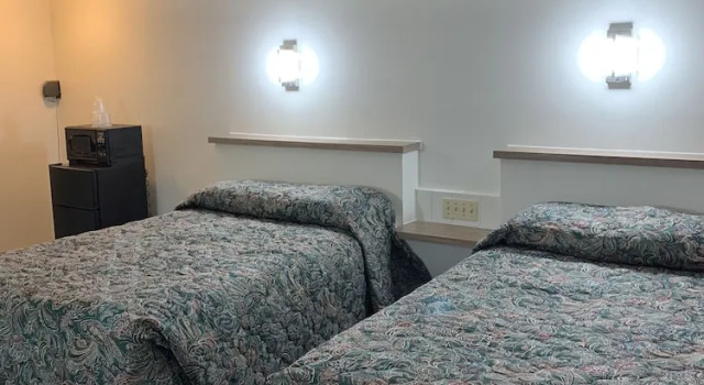 Четырёхместный номер Standard Boone trail inn