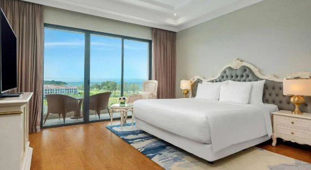 Двухместный номер Deluxe с балконом и с красивым видом из окна Radisson Blu Resort Phu Quoc
