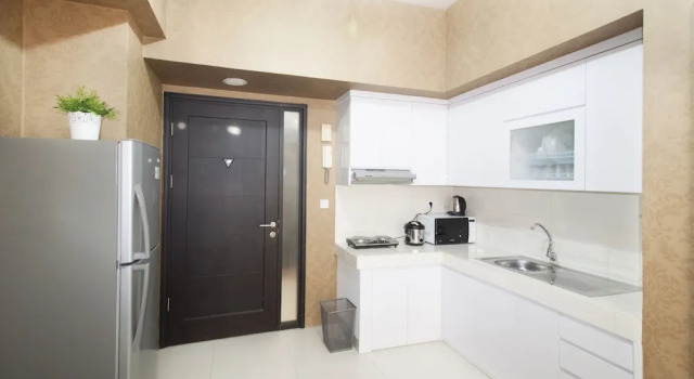 1 Bedroom Ambassade Residence By Travelio, Book Hotel Hoteller i Mampang med pool, Swimmingpool