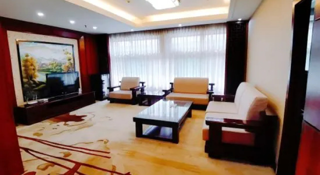 Люкс Business Tralin Hotel