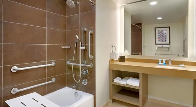 Четырёхместный Kitchen Suite c 1 комнатой Hyatt House LA - University Medical Center