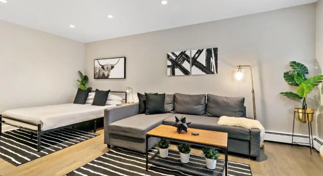 Fun Location Studio Apt near Boystown Best Price! OD8