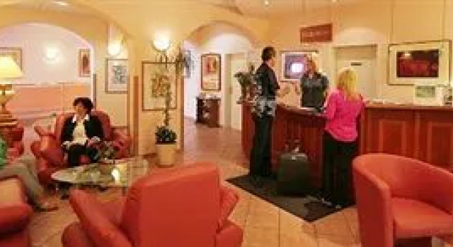 Self-Check-In Hotel Constantin - ohne TV - ohne Ventilator - ohne Parken, Забронировать Отель Отели Трира 3 звезды, рядом с Thermen am Viehmarkt, 3*