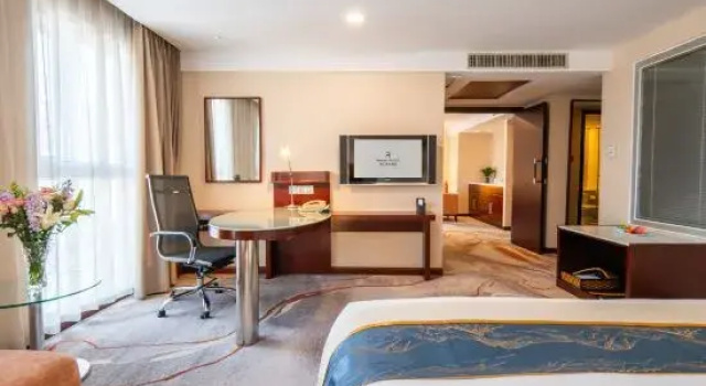 Люкс Executive Holiday Inn Downtown Hefei