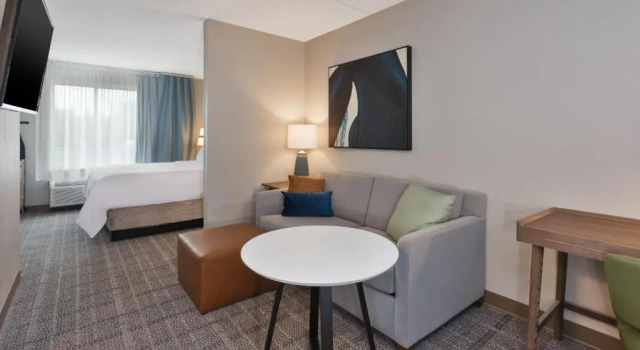 Двухместный люкс Staybridge Suites Pittsburgh Airport by IHG