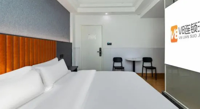 Люкс V8 Theme Hotel Binya