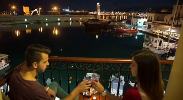 Люкс Deluxe c 1 комнатой с балконом и с видом на море Porto Enetiko Suites