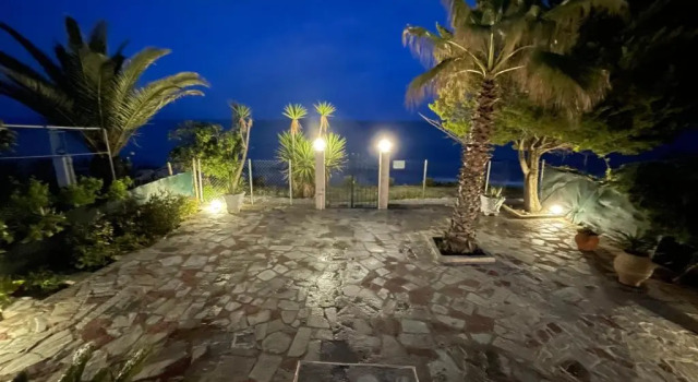 Коттедж Holiday Home Sea Front
