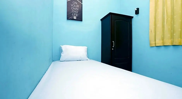 OYO Life 2905 Kost Semampir Tengah Near RSU Premier Surabaya Kota Surabaya