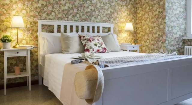 JOIVY Flowers Apartment 25, Забронировать Апартаменты/квартира Апартаменты Комо, рядом с Площадь Кавур, Апартаменты/квартира