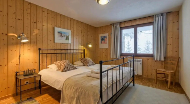Коттедж Chalet Les Jeunes - 8 Pax Swiss Ski Chalet