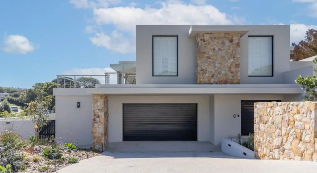 Sunset Villa - brand new home 200m from the beach - top floor only