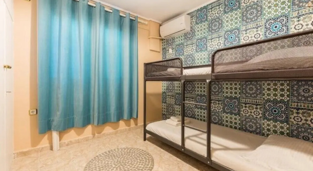 Sunny apartment with 2 bedrooms and Garden