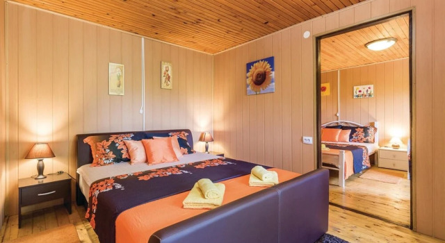 2 Bedroom Beautiful Home In Plaski, Réserver Hôtel Latin Karlovac county