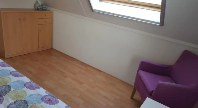Augustinushof 13, Book Hotel Vrouwenpolder 