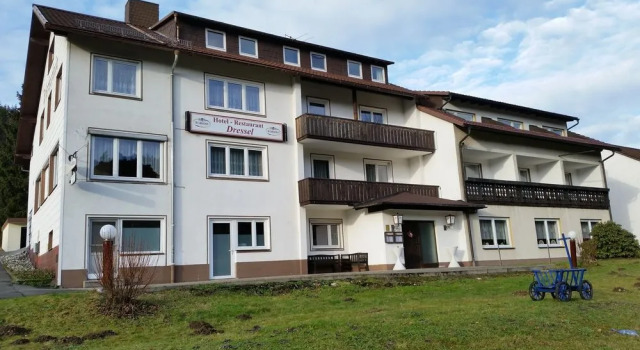 Hotel-Pension Dressel, Varaa Hotelli Hotellit Baijeri pysäköinnillä, Pysäköinti