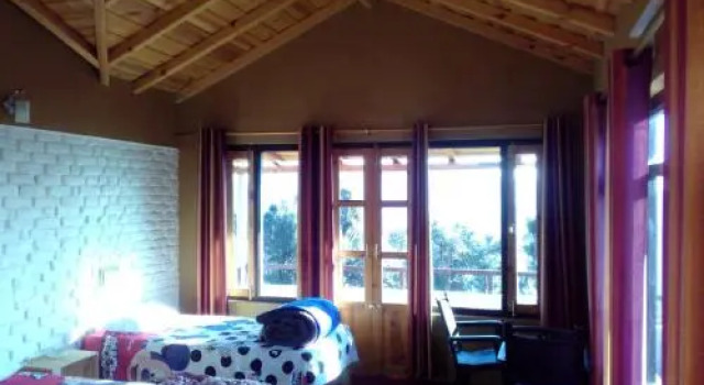 Binsar Oak Paradise, Rezervovat Hotel Binsar Uttarakhand