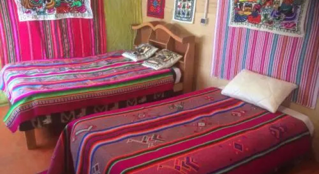 Uros Suma Suyawi Lodge