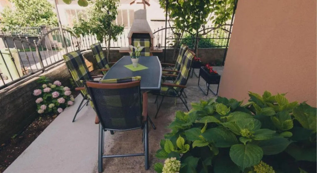Апартаменты Apartments Sunny Garden
