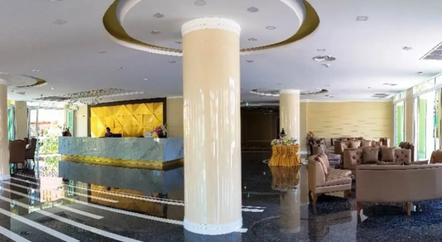 Crystal Luxury Hotel